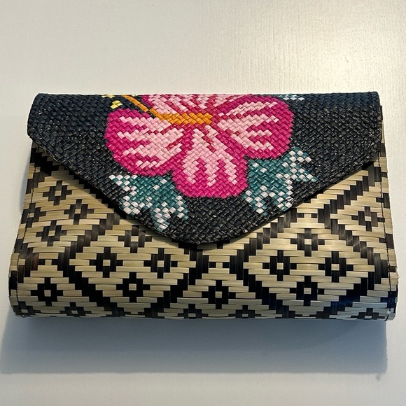 Tommy Bahama Banago Straw Wicker Clutch - Picture 2 of 8